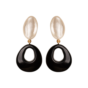 Dominique Denaiven musta valkoiset korvakorut