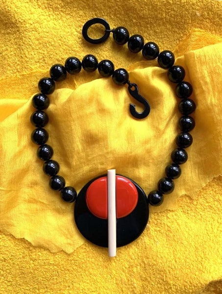 Marion Godartin py&ouml;re&auml; japani kaulakoru ALE